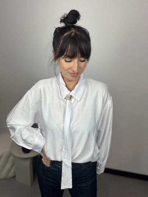 Koszula z krawatem biel