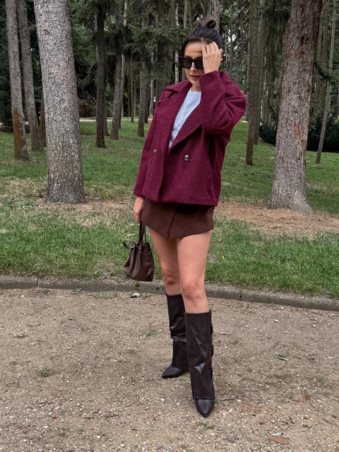 Krótki płaszcz bordo