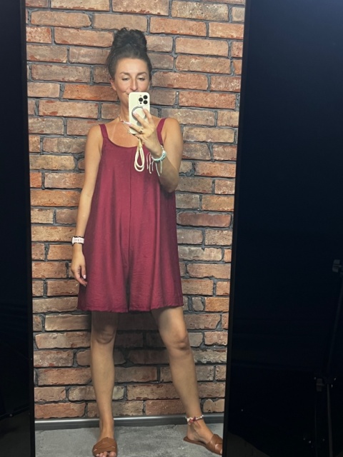 Wiskozowy krótki kombinezon bordo