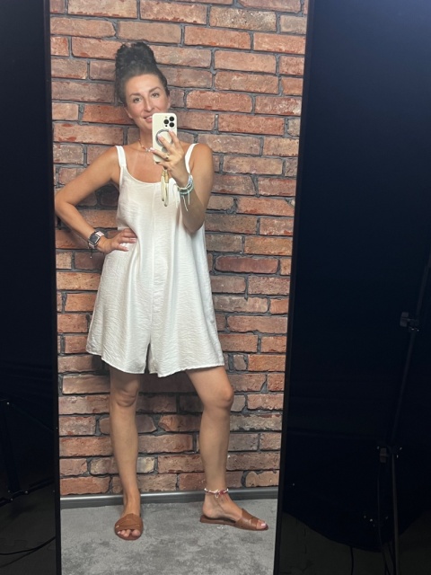 Wiskozowy krótki kombinezon biel