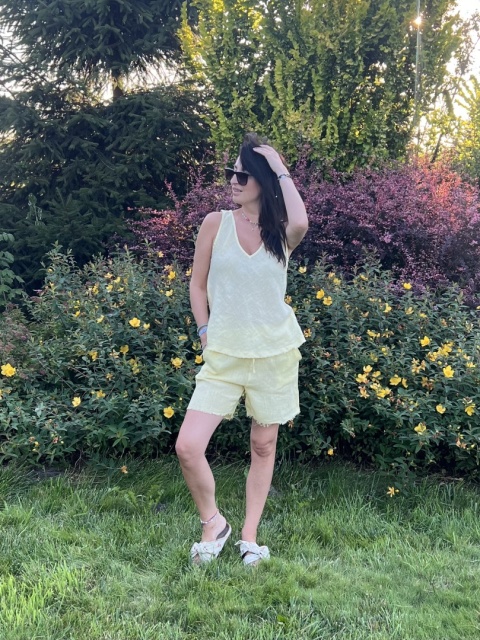 Lniana koszulka na ramiączkach banan