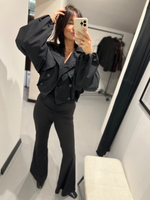 Krótki trencz czerń