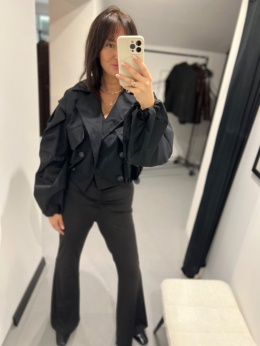 Krótki trencz czerń