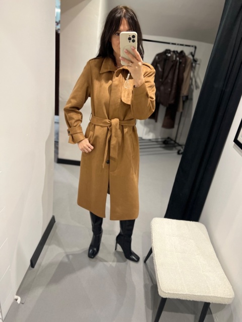 Płaszcz z eco zamszu karmel