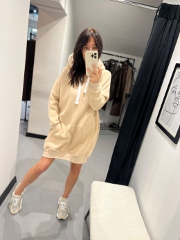 Sukienka dresowa śmietanka