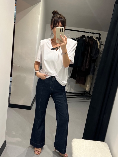 Jeansy z rozszerzaną nogawką