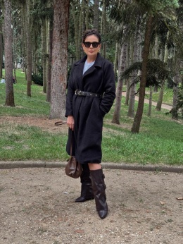 Jesienny płaszcz czerń