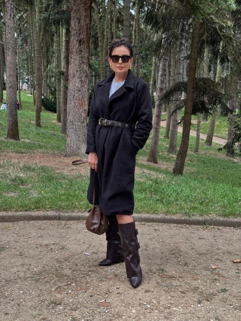 Jesienny płaszcz czerń