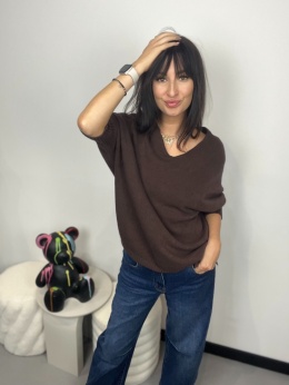 Sweter z dekoltem V czekolada