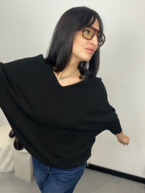 Sweter z dekoltem V czerń