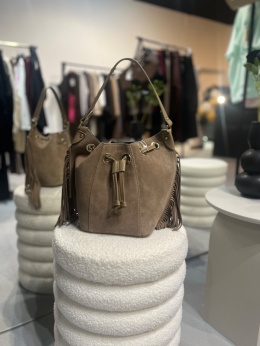 Zamszowa torba z frędzlami beż