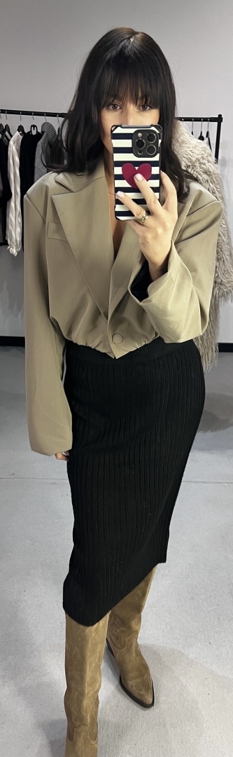 Spódnica z wełną czerń