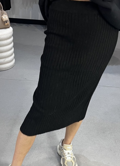 Spódnica z wełną czerń