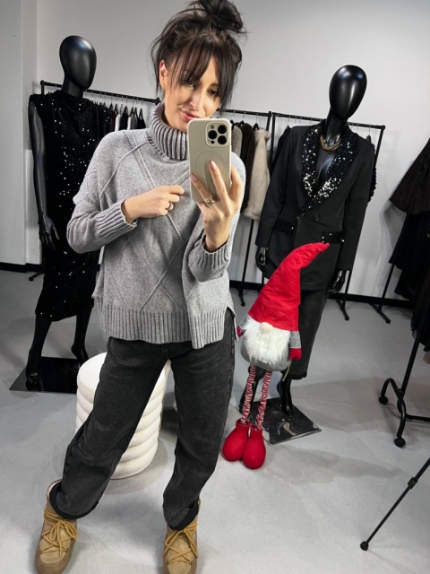 Sweter z golfem popiel