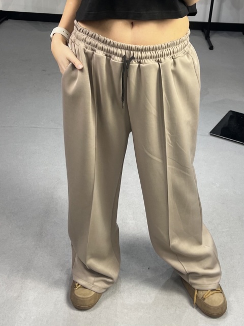 Szerokie spodnie dresowe beż